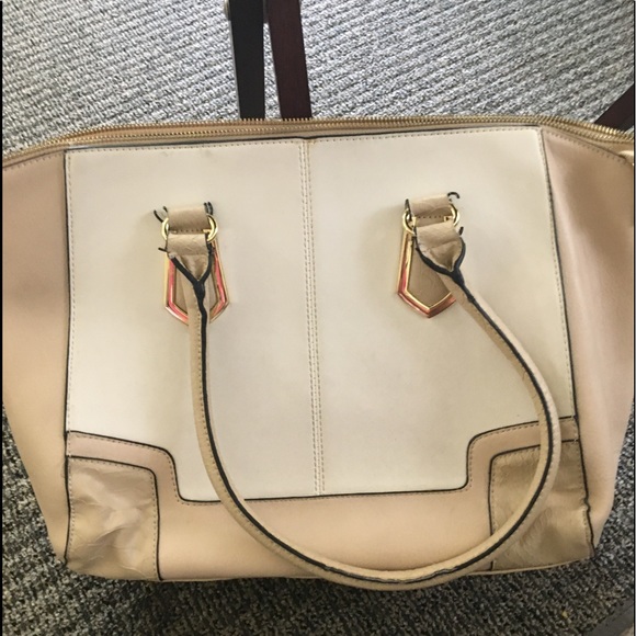 Woman’s shoulder purse by Mossimo - Picture 1 of 5